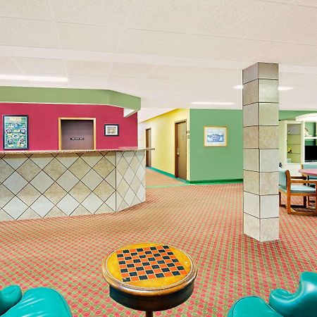 Super 8 By Wyndham Sturgeon Bay Hotel Luaran gambar