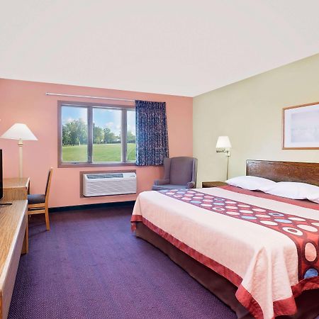 Super 8 By Wyndham Sturgeon Bay Hotel Luaran gambar