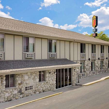Super 8 By Wyndham Sturgeon Bay Hotel Luaran gambar