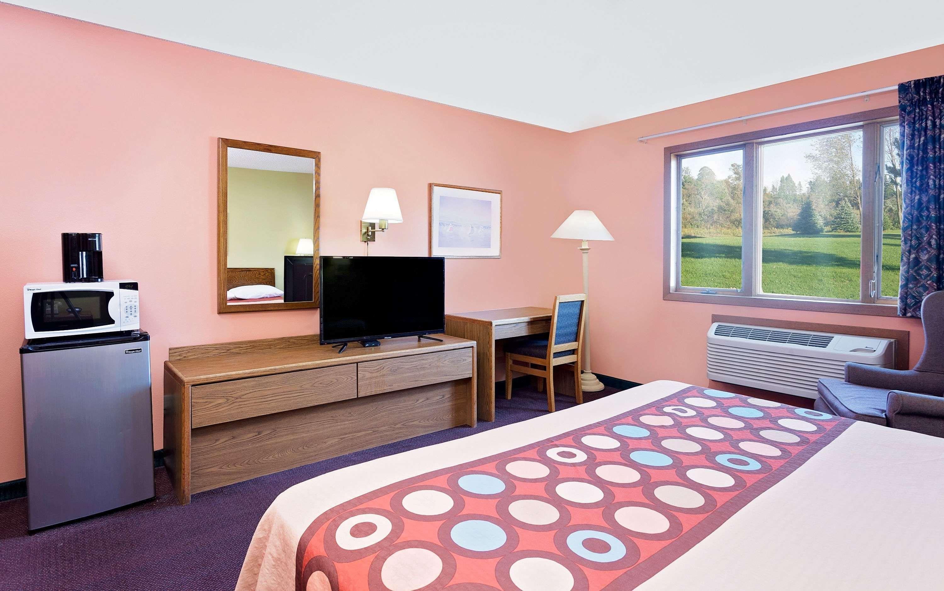 Super 8 By Wyndham Sturgeon Bay Hotel Luaran gambar
