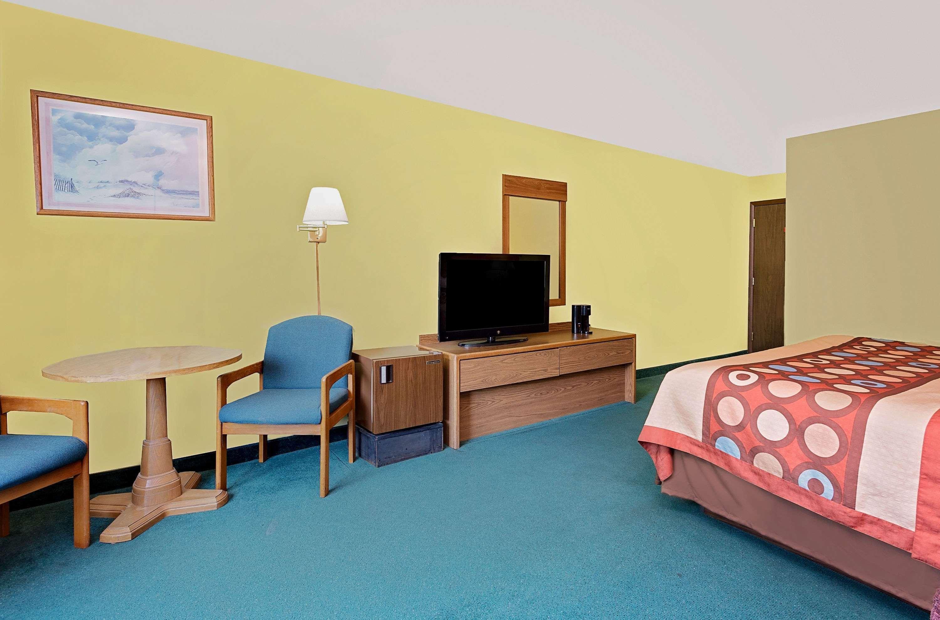 Super 8 By Wyndham Sturgeon Bay Hotel Luaran gambar