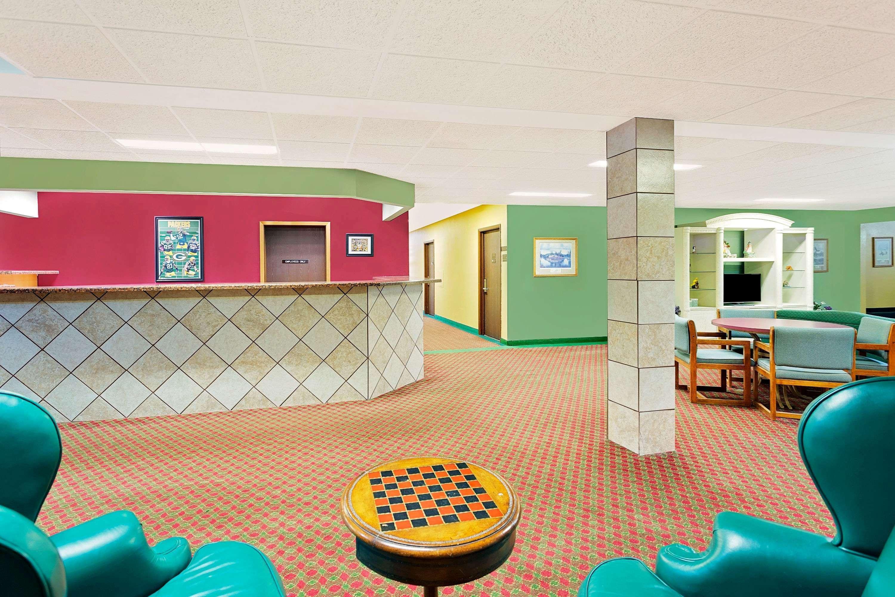 Super 8 By Wyndham Sturgeon Bay Hotel Luaran gambar