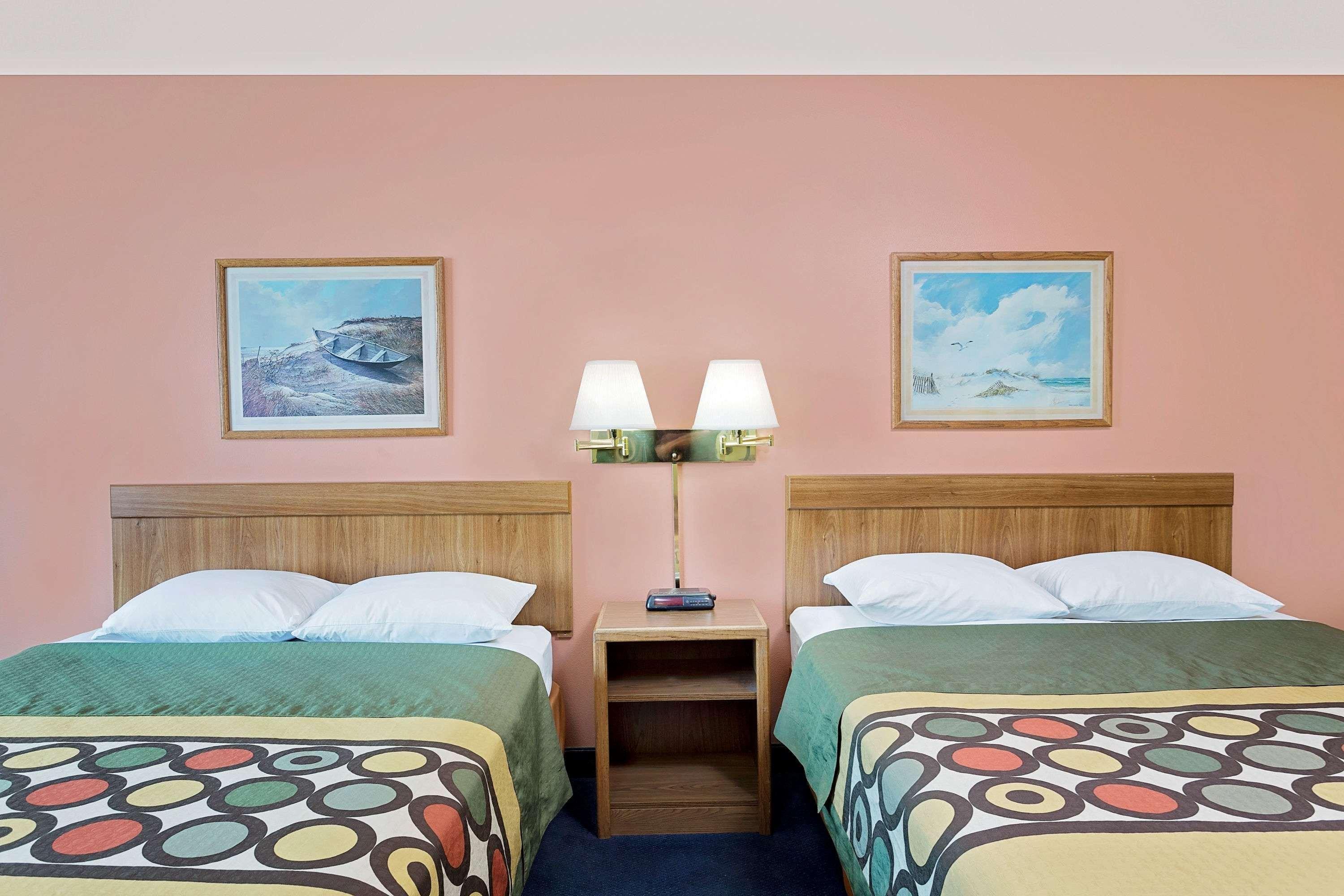 Super 8 By Wyndham Sturgeon Bay Hotel Luaran gambar