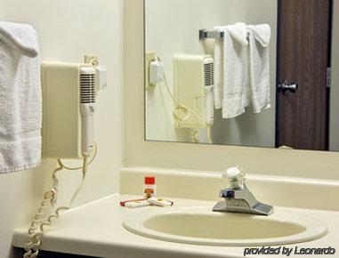 Super 8 By Wyndham Sturgeon Bay Hotel Bilik gambar