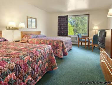 Super 8 By Wyndham Sturgeon Bay Hotel Luaran gambar
