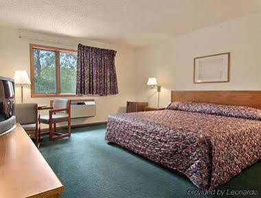 Super 8 By Wyndham Sturgeon Bay Hotel Luaran gambar